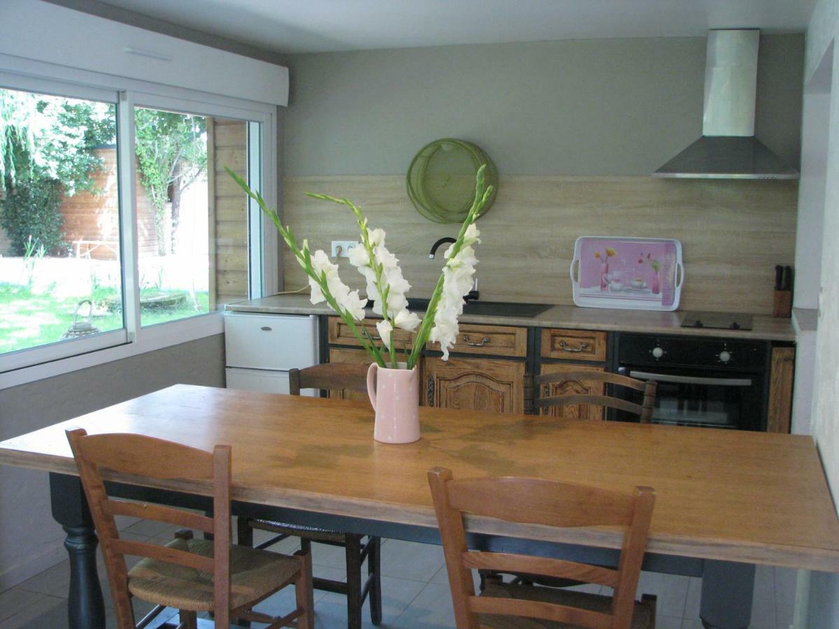 Ferienwohnung Tante Pim Neuilly-sur-Eure Exterior foto