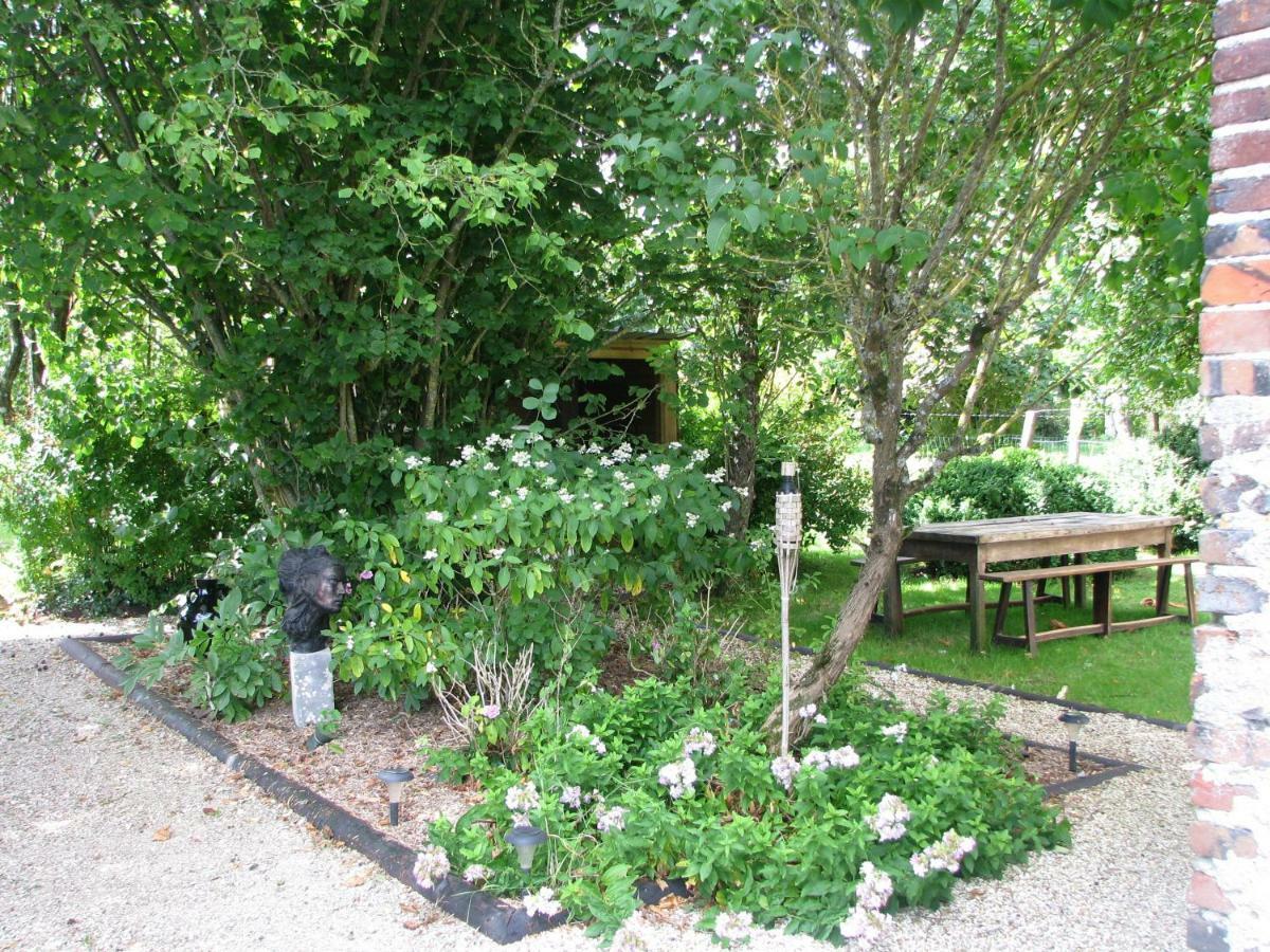 Ferienwohnung Tante Pim Neuilly-sur-Eure Exterior foto
