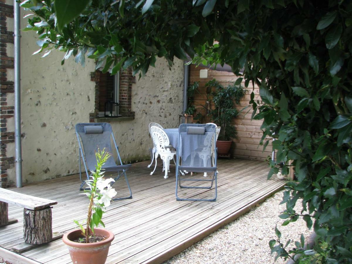 Ferienwohnung Tante Pim Neuilly-sur-Eure Exterior foto