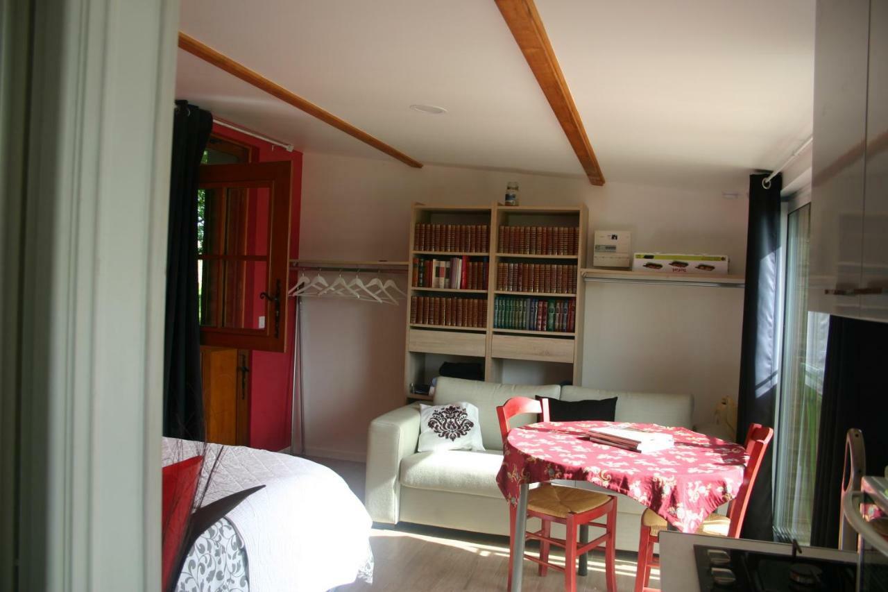 Ferienwohnung Tante Pim Neuilly-sur-Eure Exterior foto