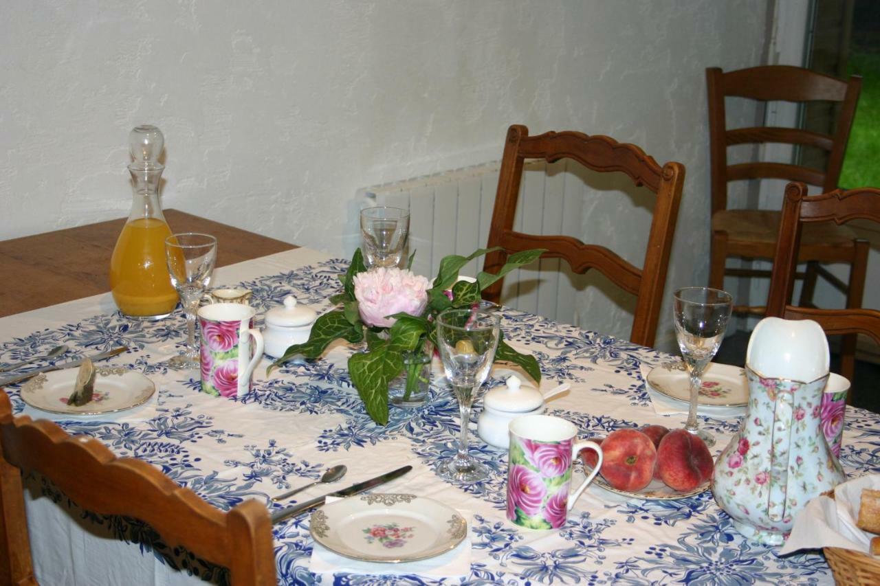 Ferienwohnung Tante Pim Neuilly-sur-Eure Exterior foto